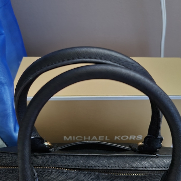 Michael Kors Large Saffiano Satchel - Used - Picture 14 of 15